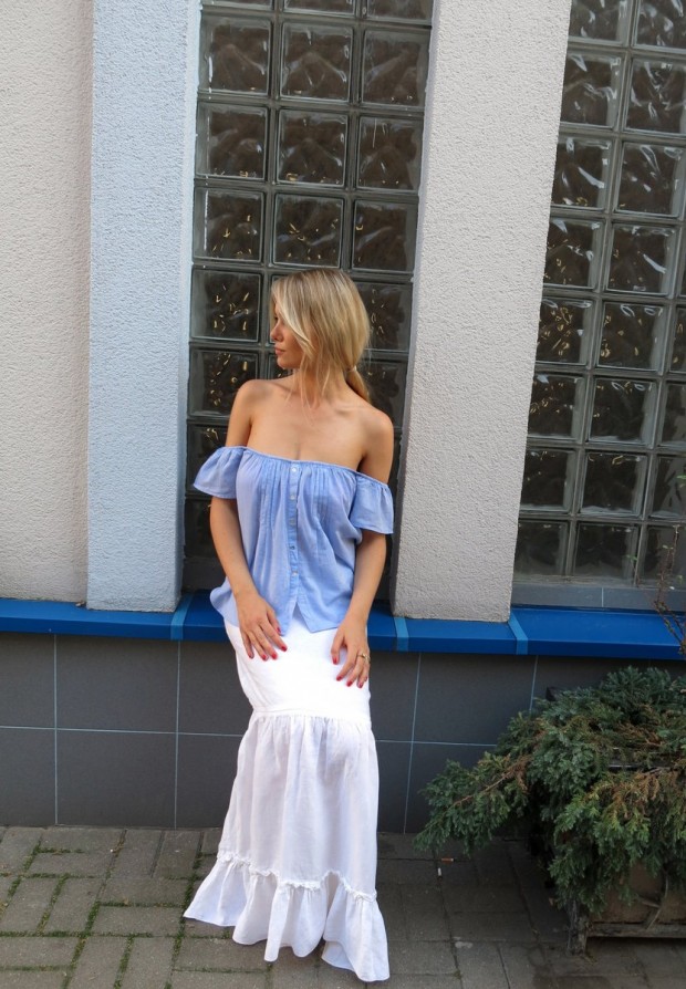 off_the_shoulder_top_blogger