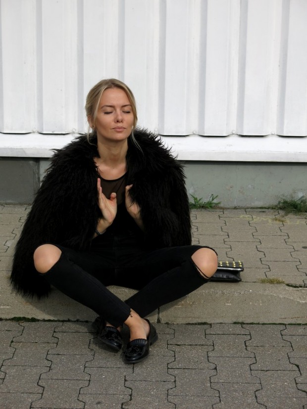 every_style_blog_black_faux_fur